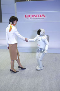 HondaÐû²¼ÐÂÒ»´úASIMOÊÖÒÕ-³¯×ű»Ç£ÒýµÄÆ«ÏòÂõ²½