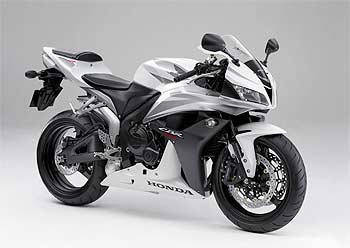 Honda在日本推出全新改版超等赛车“CBR600RR”