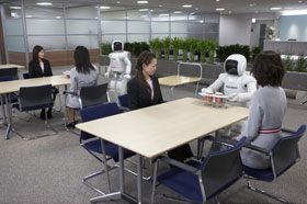 Honda¿ª·¢³ö¿Éе÷¶à¸ö»úеÈËASIMOÅäºÏÊÂÇéµÄÖÇÄÜÊÖÒÕ-ÐͬÊÂÇ鹦Ч