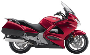 Honda×îÏÈÈë¿ÚÏúÊÛ´óÅÅÁ¿ºÀ»ªÄ¦ÍгµST1300